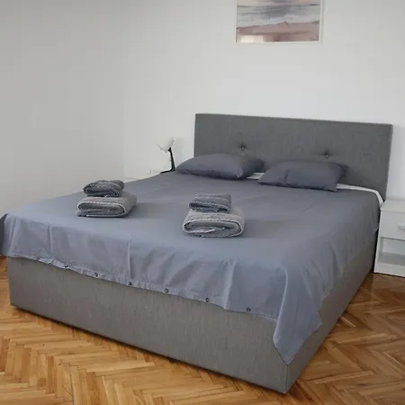 Apartmani Suhi Brod Medulin Exterior photo