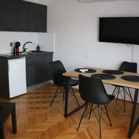 Apartmani Suhi Brod Medulin Exterior photo