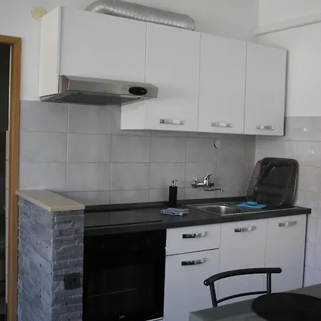 Apartmani Suhi Brod Medulin Exterior photo